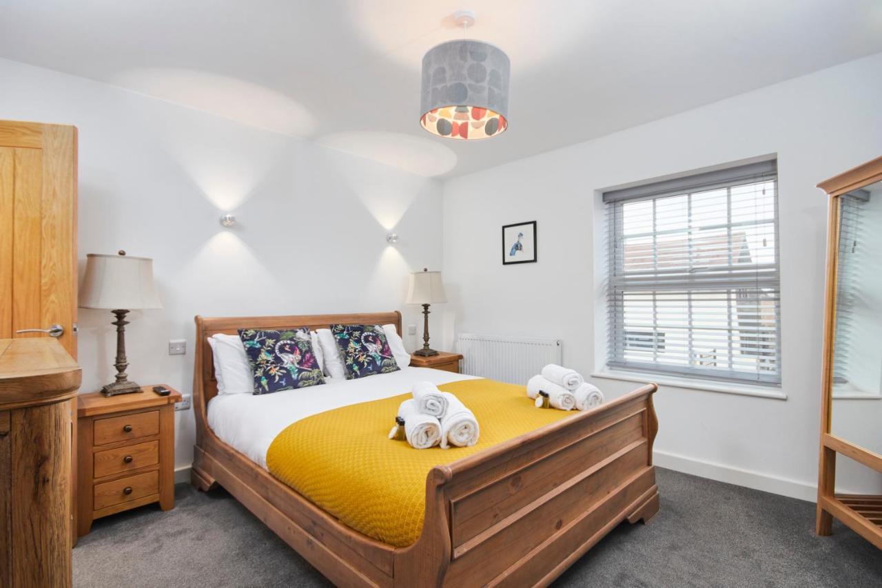 The Nutcracker Suite - Self Check-In, Self-Catering Apartment For East Midlands Airport 케그워스 외부 사진