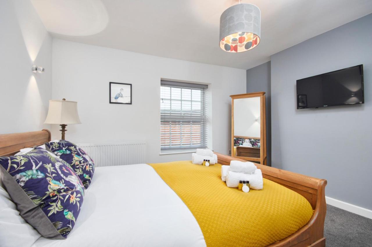 The Nutcracker Suite - Self Check-In, Self-Catering Apartment For East Midlands Airport 케그워스 외부 사진