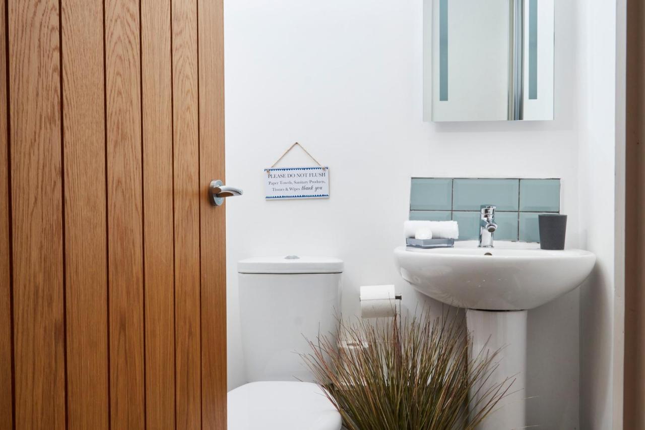 The Nutcracker Suite - Self Check-In, Self-Catering Apartment For East Midlands Airport 케그워스 외부 사진